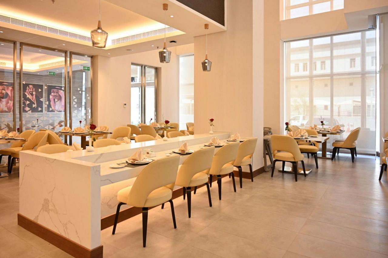 Comfort Hotel Riyadh Olaya Bagian luar foto