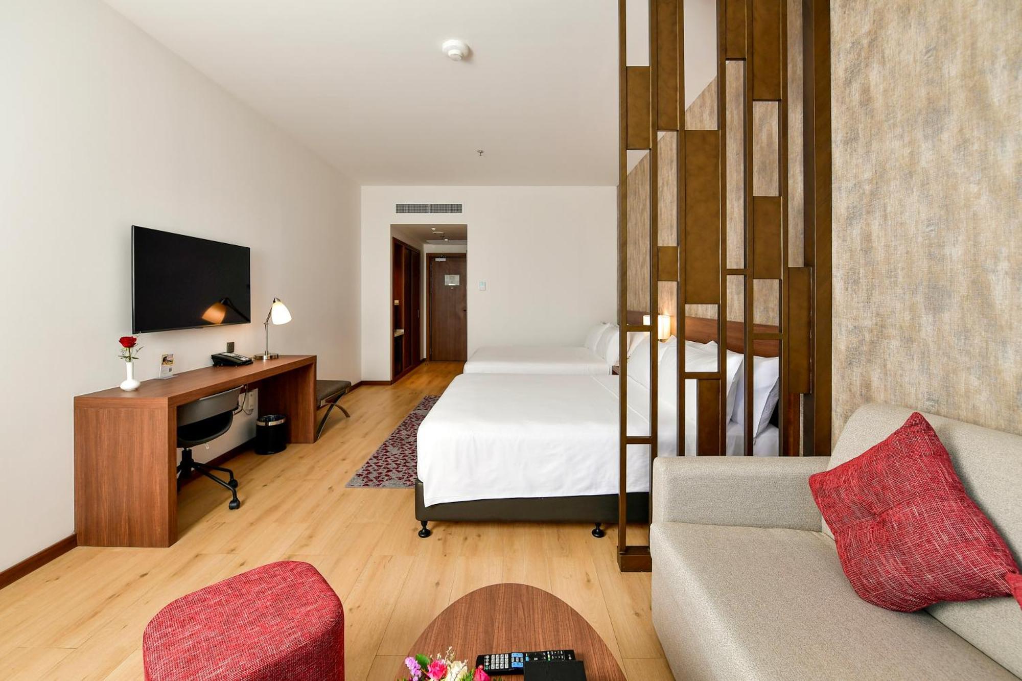 Comfort Hotel Riyadh Olaya Bagian luar foto