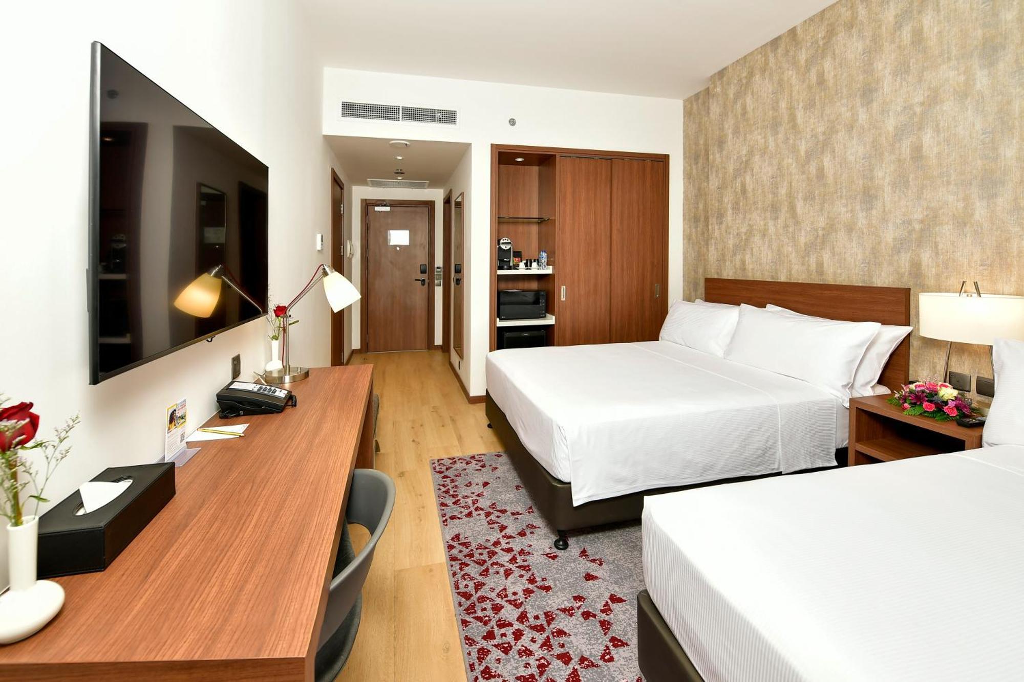 Comfort Hotel Riyadh Olaya Bagian luar foto