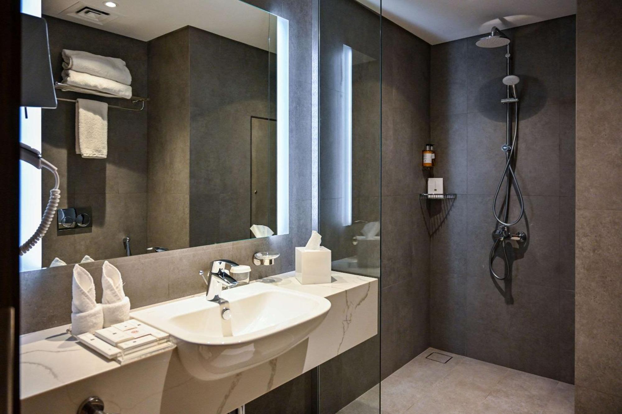Comfort Hotel Riyadh Olaya Bagian luar foto