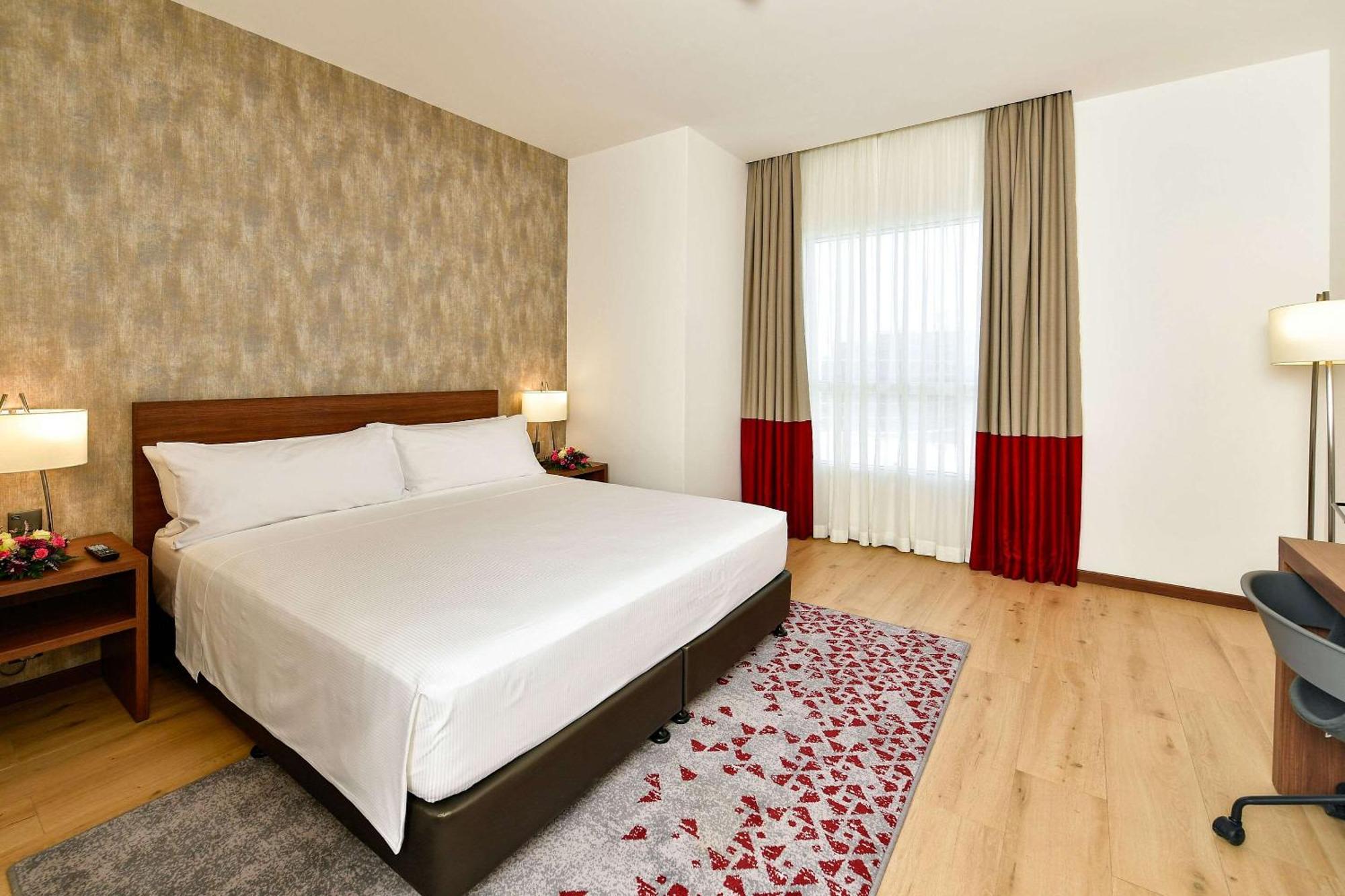 Comfort Hotel Riyadh Olaya Bagian luar foto