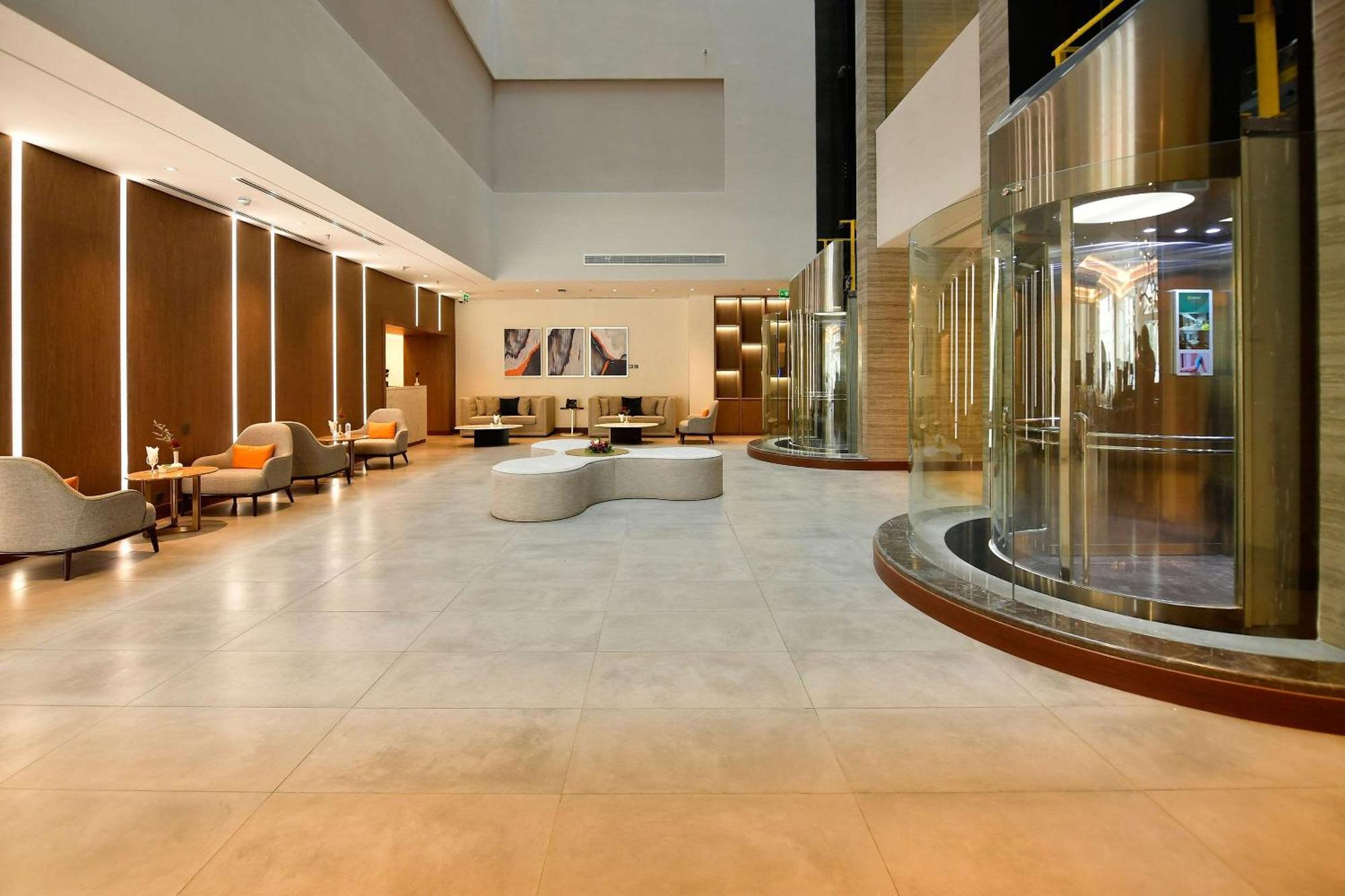 Comfort Hotel Riyadh Olaya Bagian luar foto