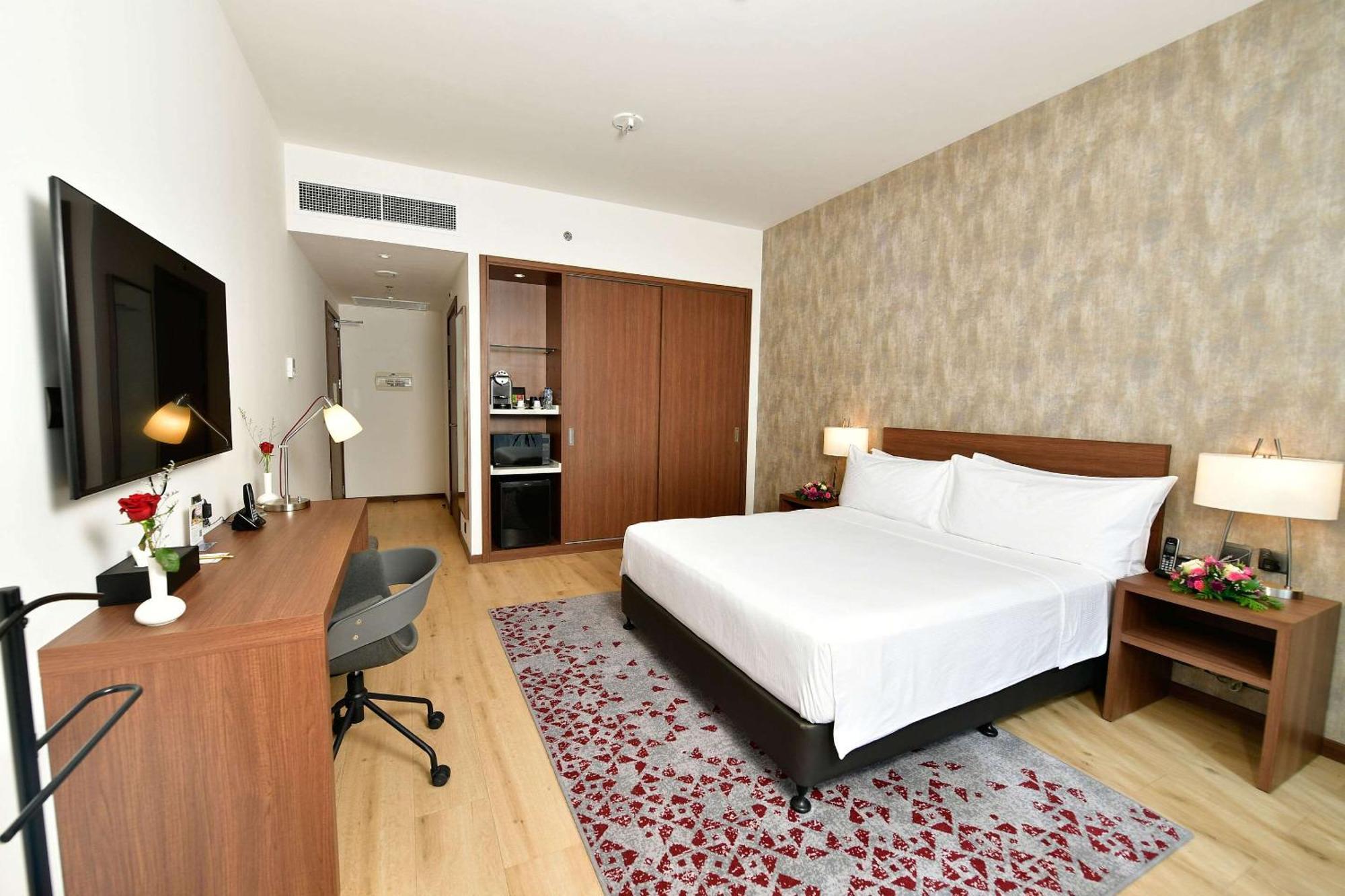 Comfort Hotel Riyadh Olaya Bagian luar foto