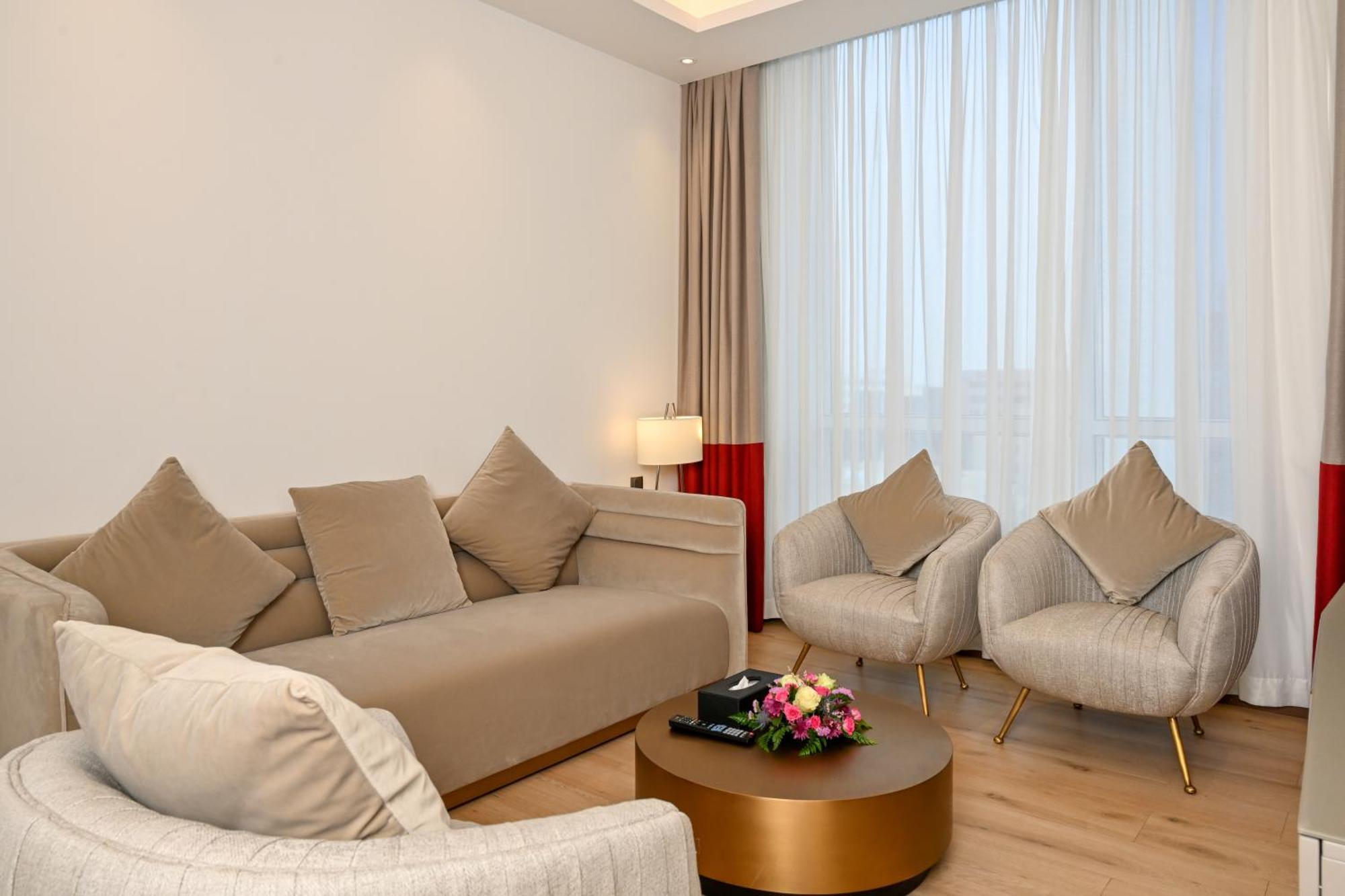 Comfort Hotel Riyadh Olaya Bagian luar foto