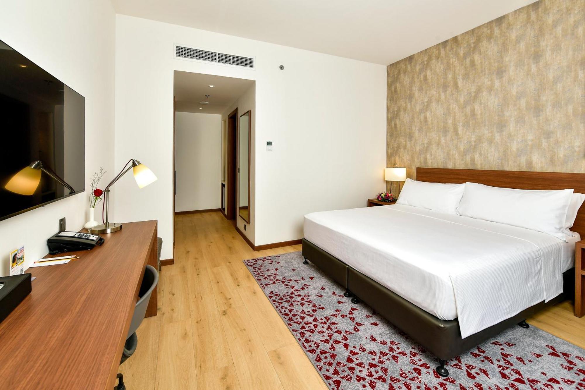 Comfort Hotel Riyadh Olaya Bagian luar foto